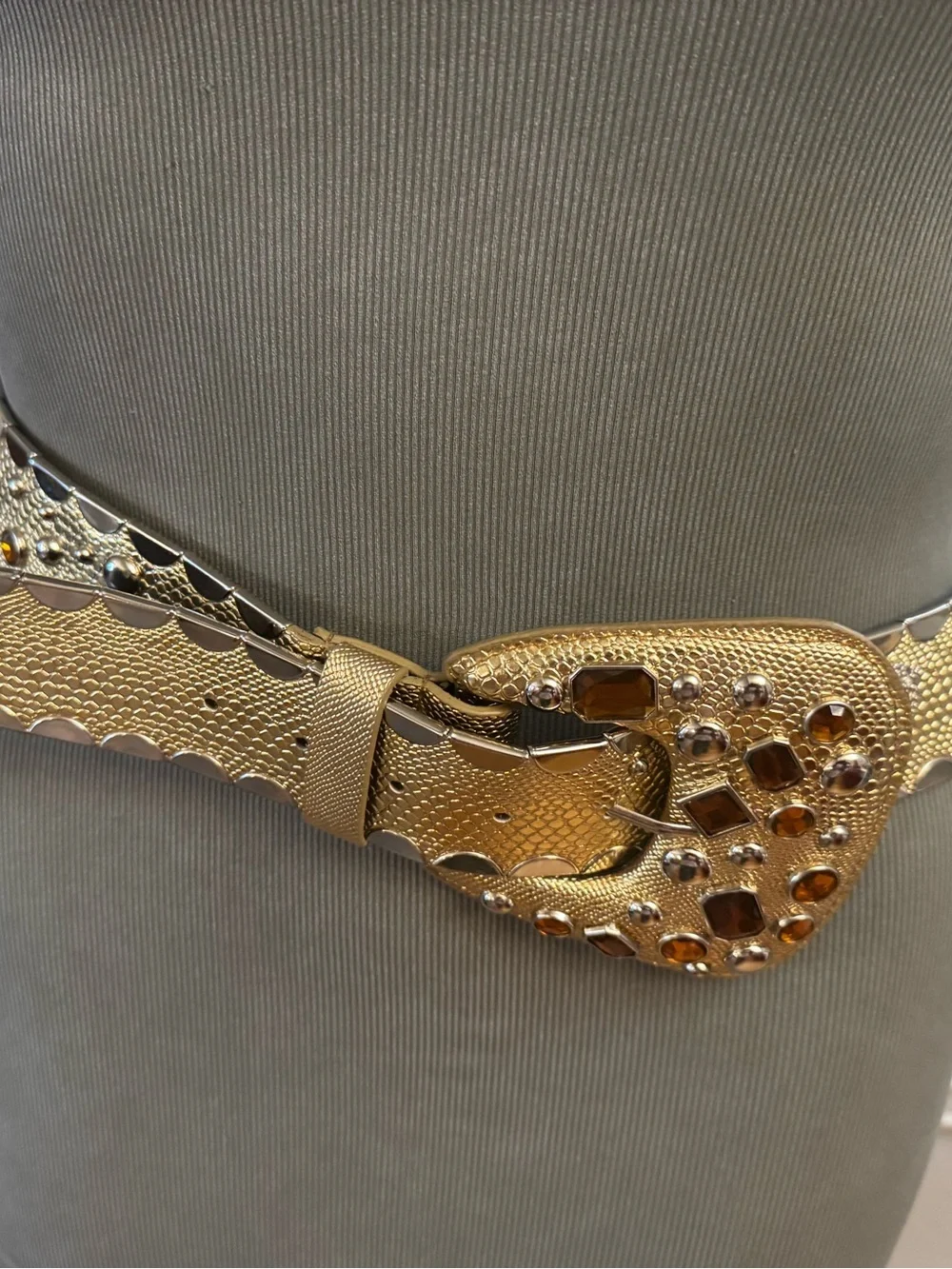 Gold Jeweled Western-Style Women's Belt with Ornate Buckle